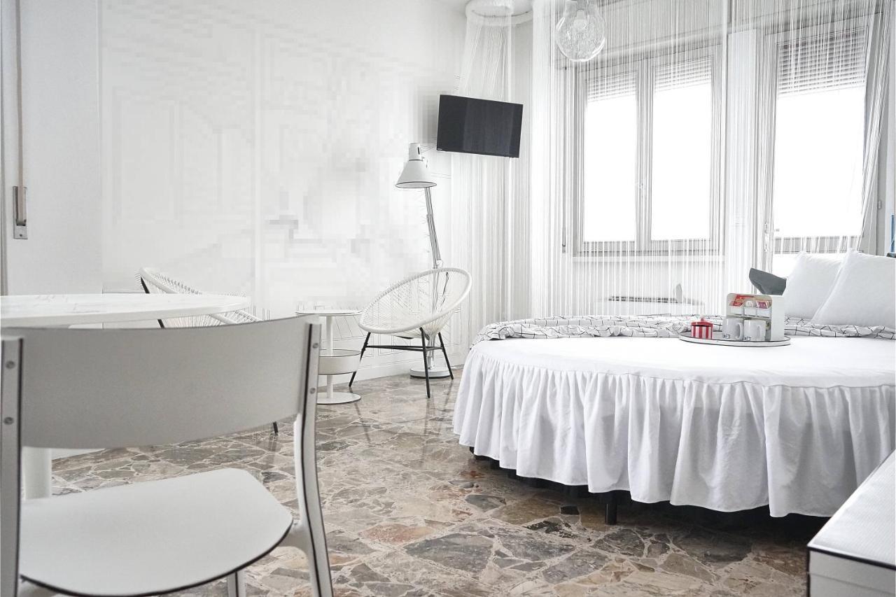 Bb Sharingloft Sirmione Bed and Breakfast Buitenkant foto